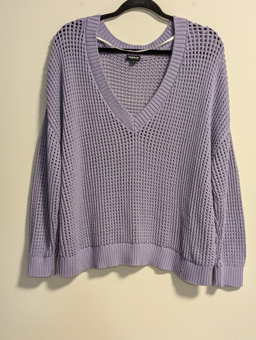 Torrid Lavender Open Weave Eyelet V-Neck Sweater. Size 1X. Dropped Shoulder. EUC